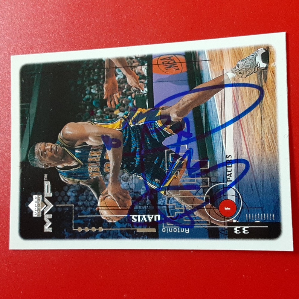 AUTOGRAPHED Antonio Davis Indiana Pacers NBA Basketball Trading Card